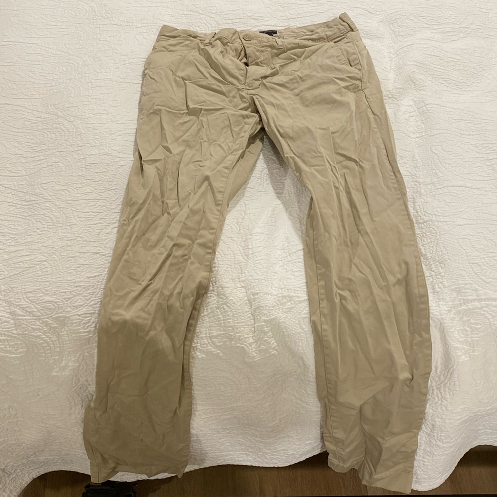 Jcrew lightweight 484 slim khaki stretch pants. 31 x 32